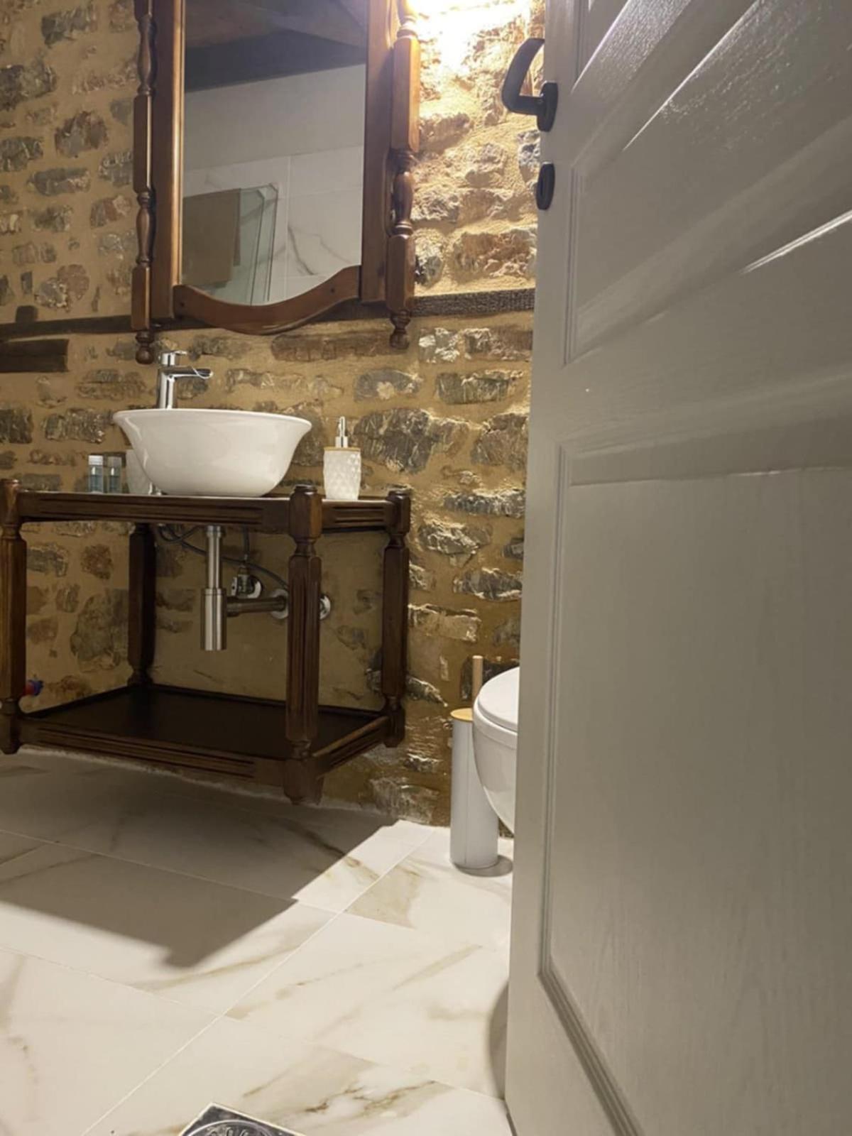 Guesthouse Amalia Kalesménon 외부 사진