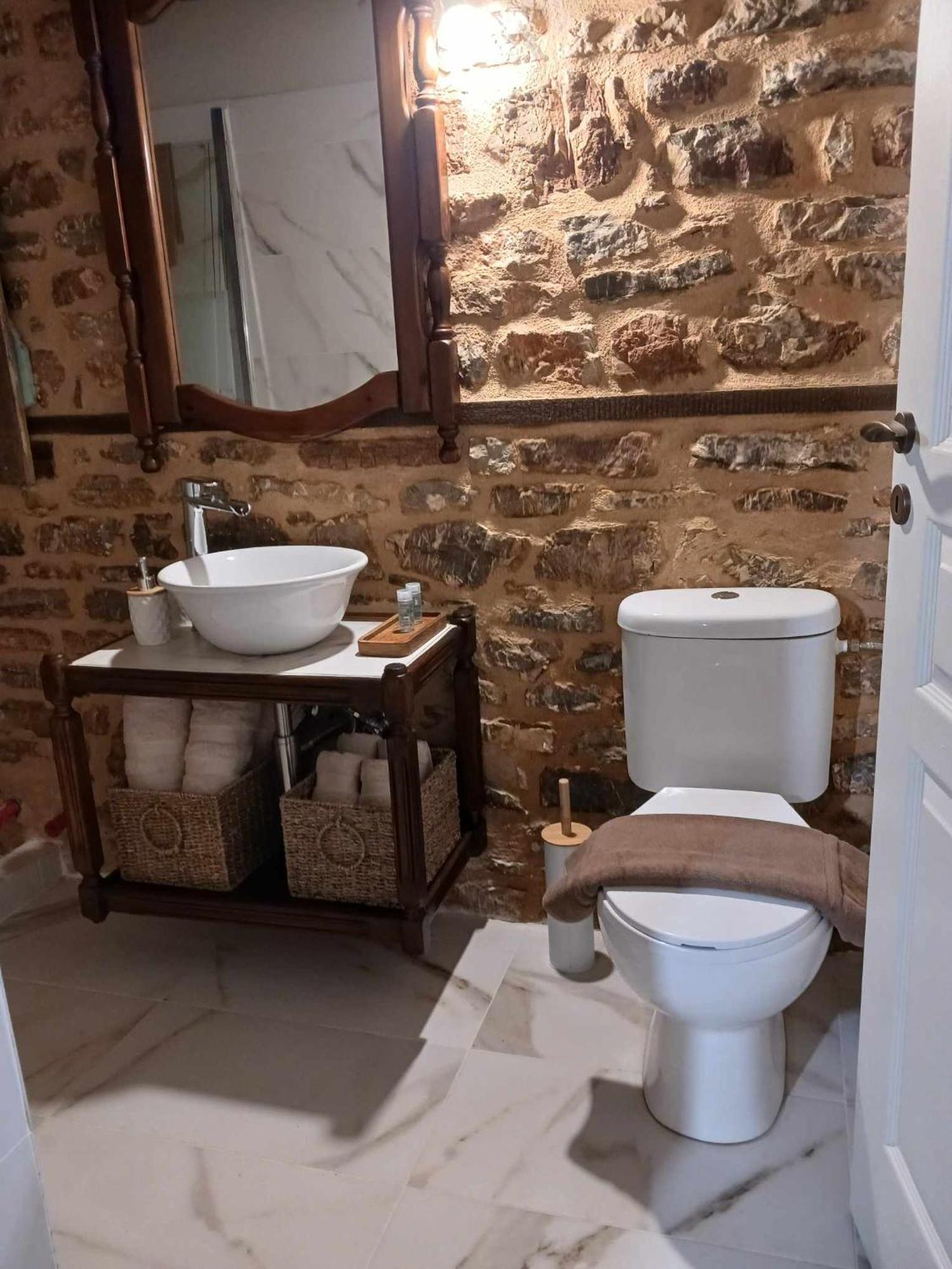 Guesthouse Amalia Kalesménon 외부 사진