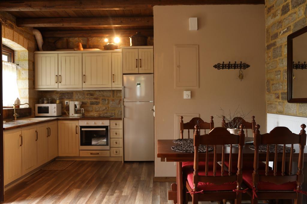 Guesthouse Amalia Kalesménon 외부 사진
