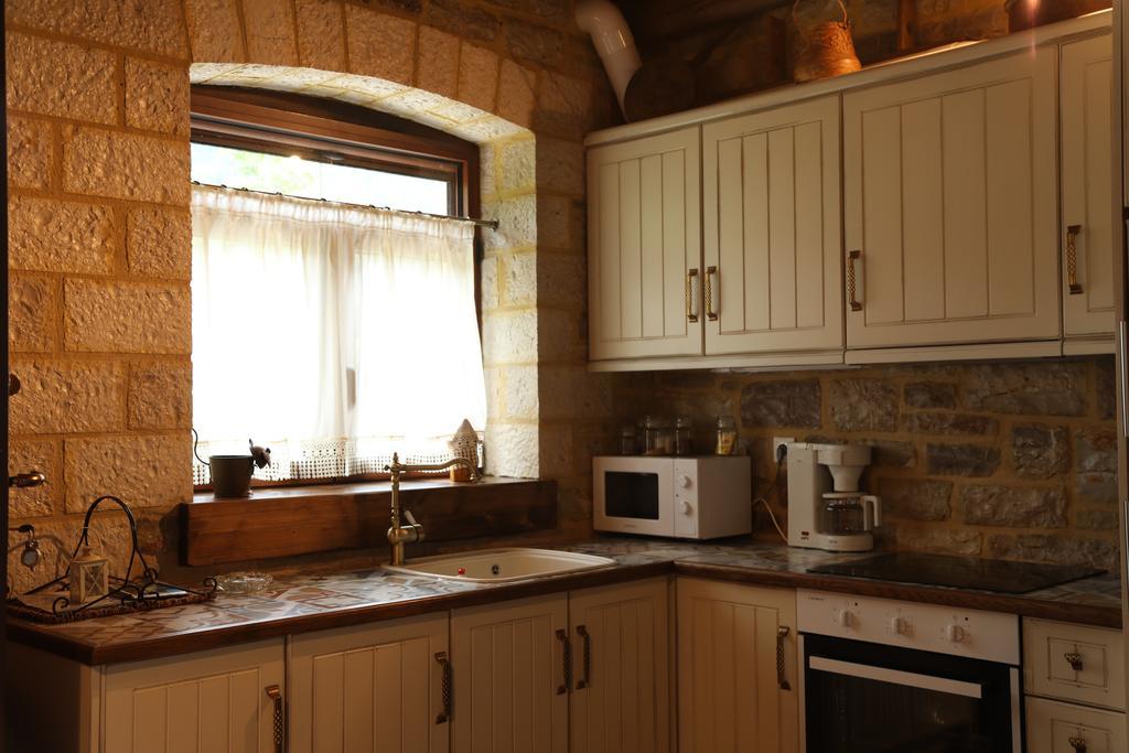 Guesthouse Amalia Kalesménon 외부 사진